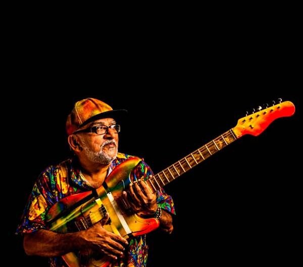 Mestre da guitarrada, Manoel Cordeiro volta aos palcos de Macapá