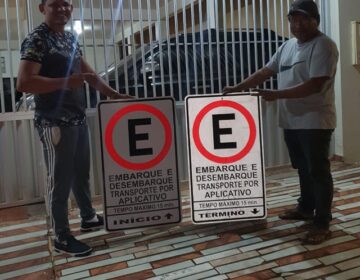 Motoristas de aplicativo terão espaço reservado no aeroporto, mototaxistas reclamam