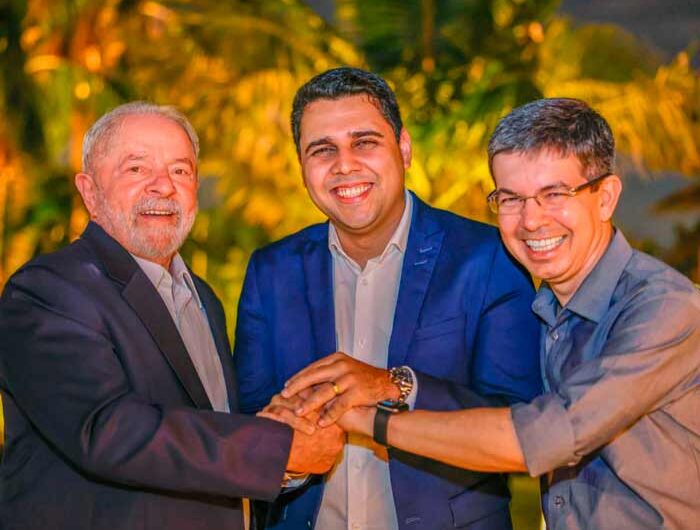 Lucas Abrahão e Randolfe participam de ato de apoio a Lula