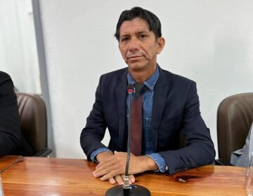 Vereador é preso por beber com menina de 16 anos