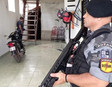 Assalto com reféns termina com um bandido morto e um preso