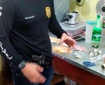 Em bairro alagado pelo Rio Jari, traficante preso diz que cumpria ordens de primo