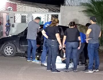 Motorista é morto a tiros na frente da namorada em emboscada