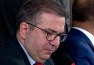 Justiça suspende reeleição de Marcelo Dias e determina novo pleito para mesa diretora