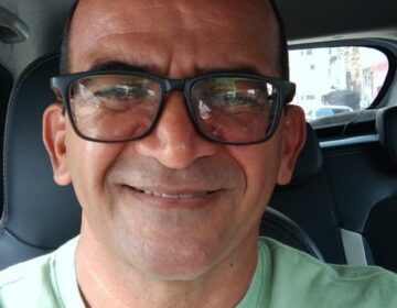 Marinheiro que afundou em rio continua desaparecido