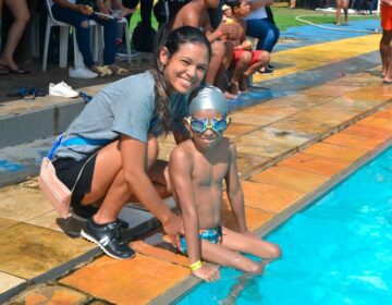 Garoto encontra caminho para superar paraplegia súbita
