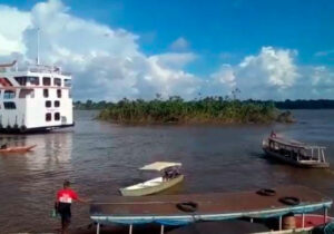 Terras caídas: ‘ilha flutuante’ passa em frente a Santana