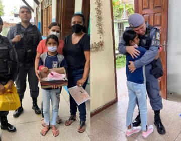 Policiais dão calçados de presente para incentivar menina a continuar estudando