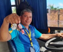 Motorista de ônibus de Macapá viraliza com gentileza e venda de trufas
