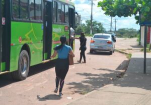 Após acordo, rodoviários e empresas de ônibus selam fim da greve