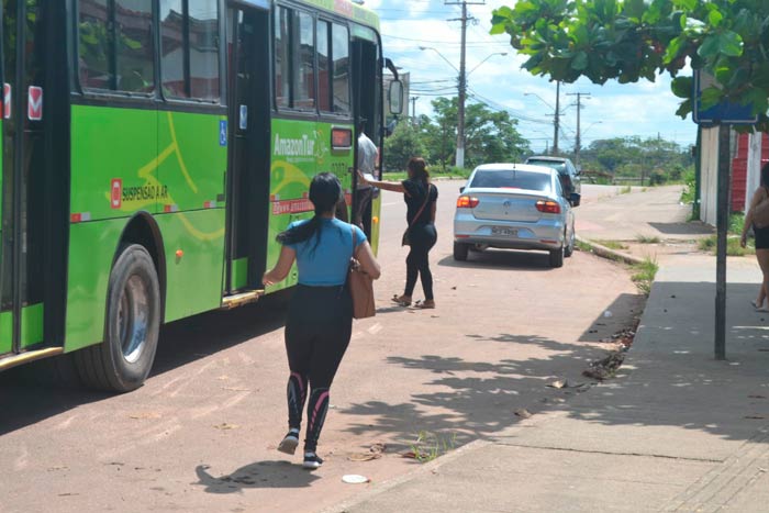 Após acordo, rodoviários e empresas de ônibus selam fim da greve
