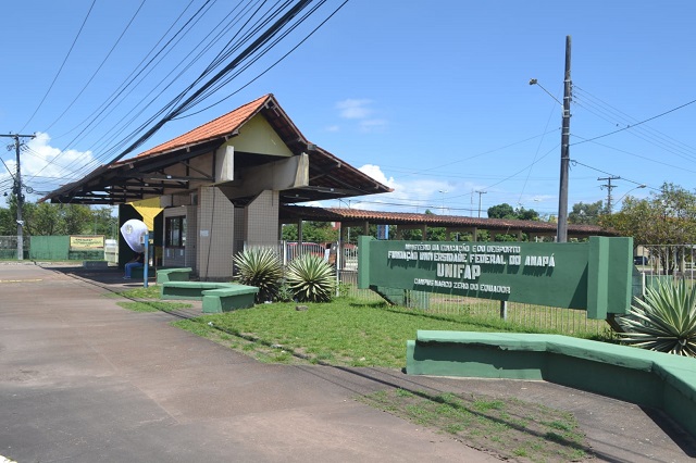 Professora bolsonarista se recusa a dar aulas para 'alunos de