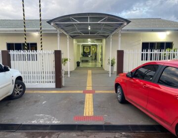 Acusado pela esposa de abusar da filha, homem é espancado por populares