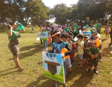 Escola Bíblica de Férias encerra com caminhada dos soldados do exército de Jesus
