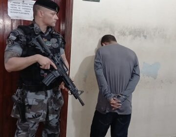 Bope flagra detento em regime domiciliar com armas e drogas
