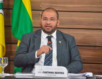 Suplentes e partido pedem perda do mandato de Caetano Bentes