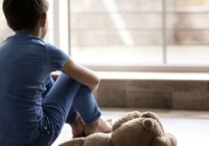 Pai deve pagar dano moral por abandono afetivo de filho? Advogada explica