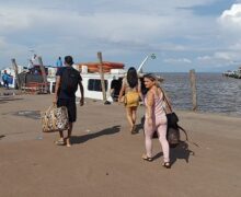 Sem ‘lisos’ e ‘cagões’: afuaenses usam bom humor para convidar macapaenses pro Festival do Camarão