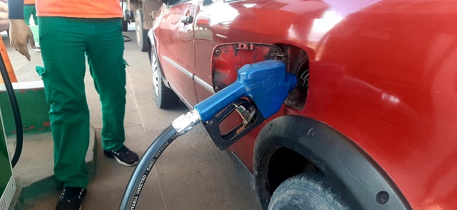 Gasolina subiu R$ 0,32 e diesel baixou R$ 0,36 na Região Metropolitana, diz pesquisa