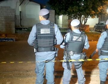 Homem é morto com mais de 10 tiros durante suposta venda de grade de ferro