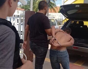 Acusado de tentativa de estupro causa tumulto durante prisão