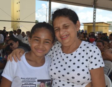 Doméstica com 16 netos e mais mil famílias recebem as chaves do Miracema