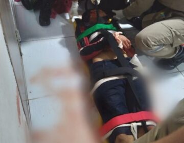 Policial penal dispara em rosto de assaltante durante luta dentro de residência