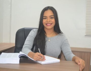 Aluna de escola pública alcança 1º lugar entre 30 mil inscritos no concurso da PM
