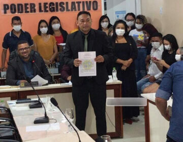 Após cassação de vereador, novo parlamentar toma possa