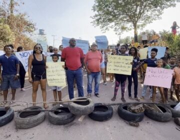 Moradores fecham BR-156 cobrando manutenção em ramal