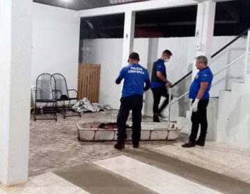 Bandido invade casa de criança autista e morre em confronto dentro da residência