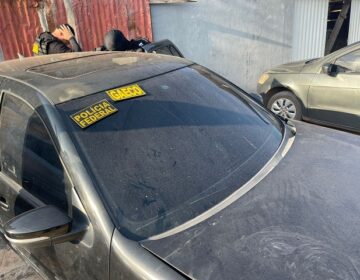 Suposto carro blindado oferecido por delegado a líder do crime organizado é apreendido