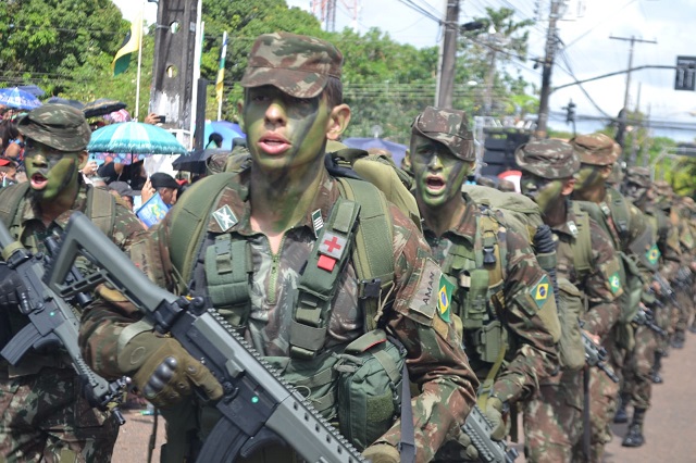 Exército Brasileiro - Alistamento Militar! Você ainda não se alistou? O  prazo se encerra dia 30 de junho. Assista ao vídeo e saiba mais:   Foto tirada durante o acampamento dos soldados