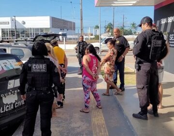 Mulheres são presas após cooptar crianças para facção com doação de brinquedos