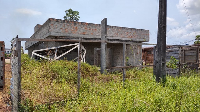 Em Macapá, obra municipal completa três anos abandonada