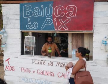 Para se reerguer, ex-vidraceiro e costureira empreendem dentro de ocupação
