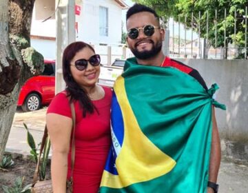 Em lados opostos, casal garante que não brigou por política