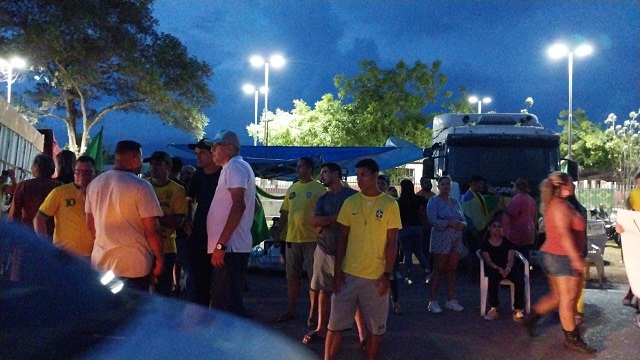 Apesar de recado de Bolsonaro, apoiadores seguem acampados no Amapá