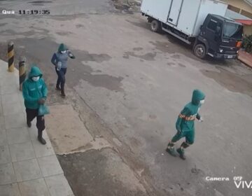 Polícia procura assaltantes que se disfarçaram de garis