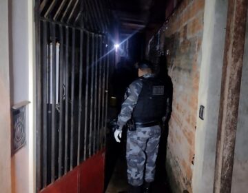 Dupla suspeita de executar detento horas antes morre em tiroteio com o Bope