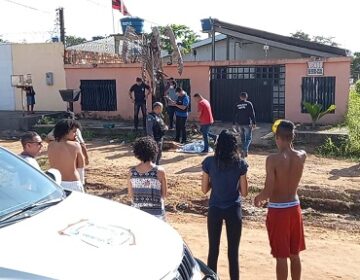 Sujo de lama, jovem é achado morto com sinais de asfixia