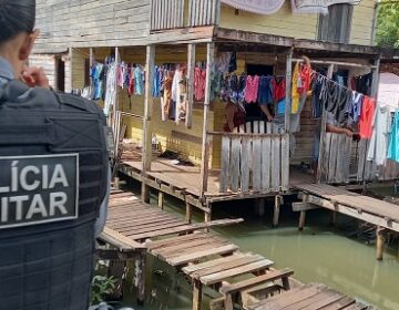 Filha de jovens de 18 e 14 anos, bebê de 2 meses é achada morta em casa