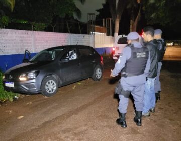 Motorista é achado morto em carro alugado com tiro na cabeça