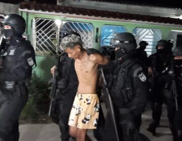 Casal passa 8h sob a mira de assaltantes