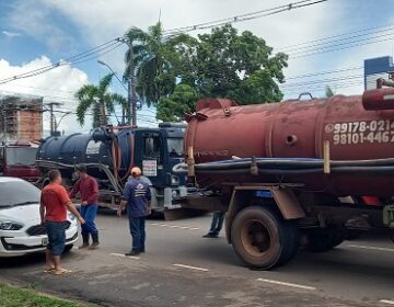 Donos de caminhões seca fossa protestam contra taxas de despejo