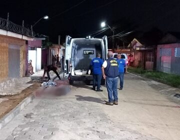 Dupla foge por matagal após matar jovem com 9 tiros