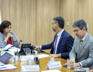 Clécio e Randolfe apresentam urgências do Amapá à ministra da Saúde