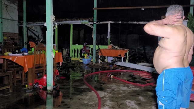 Incêndio destrói casa no Centro de Macapá