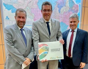Com caderno de projetos, Furlan vai a Brasília em busca de recursos