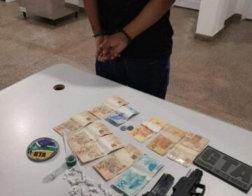 Polícia acha arma escondida em lago